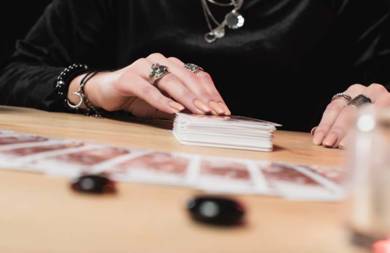 En quoi Iza Voyance est-elle attractive ?